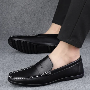 2023 Nauji odiniai vyriški laisvalaikio batai Prabangus prekės ženklas Vyriški loaferiai Mokasinai kvėpuojantis slydimas ant juodų vairavimo batų