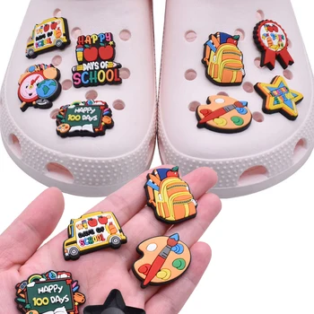 Didmeninė prekyba 1vnt PVC batų aksesuarai Crocs Charms Studento ženklelis Moterys klumpės sagtys Vaikų smeigtukai Dekoravimas Džinsai Vakarėlis Favoritai