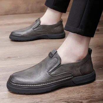 Batai vyrams 2023 Klasikiniai pagrindiniai vyriški laisvalaikio batai lauke vaikščiojimas apvaliais pirštais slysta ant plokščio su siuvimo kasdieniais odiniais batais Vyras